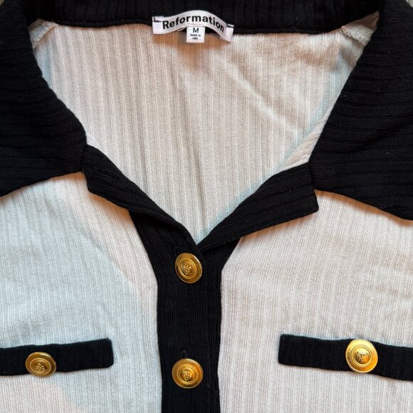 REFORMATION BLACK AND WHITE GOLD BUTTON OLD MONEY T SHIRT CROP TOP - MEDIUM - Picture 5 of 6